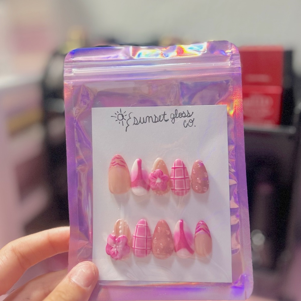 Sunset Gloss Co. Pink Press-On Nails